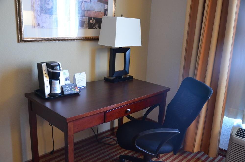 Holiday Inn Express Hotel & Suites Amarillo South By Ihg Buitenkant foto