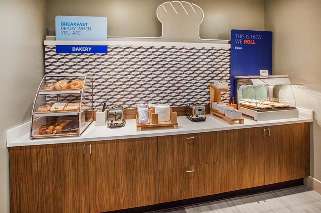 Holiday Inn Express Hotel & Suites Amarillo South By Ihg Buitenkant foto